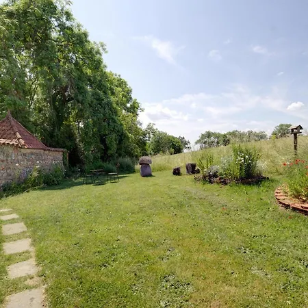 Avec Jacuzzi, Sauna, Wi-fi Et Jardin Privatif - Fr-1-496-52 Holiday home Saint-Just-la-Pendue