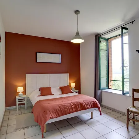 Avec Jacuzzi, Sauna, Wi-fi Et Jardin Privatif - Fr-1-496-52 Saint-Just-la-Pendue
